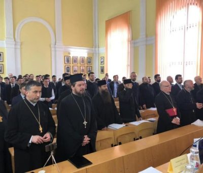 Două simpozioane naționale la Facultatea de Teologie din Arad 7
